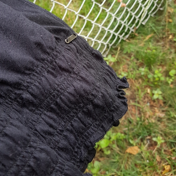 Black off the shoulder shirt - Picture 4 of 4